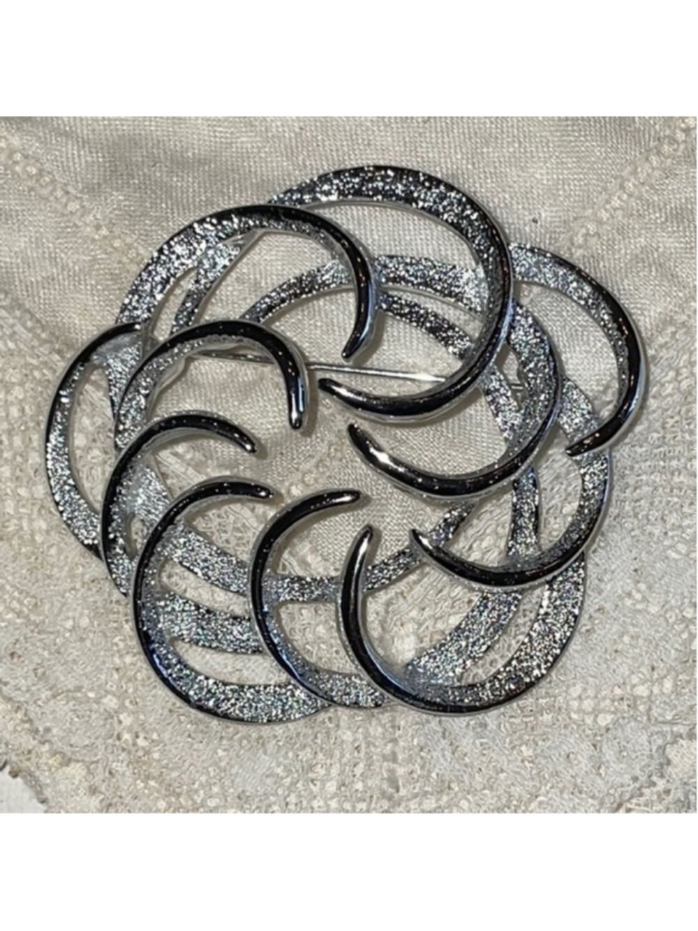 Vintage Silver Round Sarah Coventry Brooch Shoulder Pin